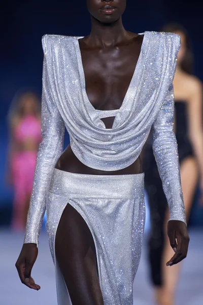 Look 95
